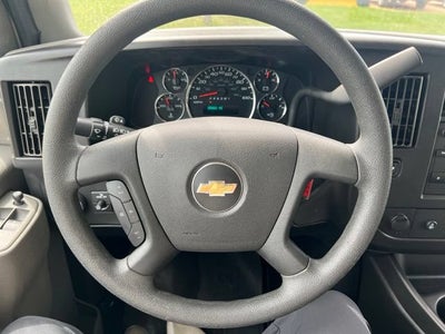 2024 Chevrolet Express Passenger 3500 1LT