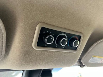 2024 Chevrolet Express Passenger 3500 1LT