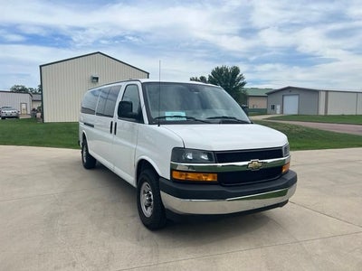 2024 Chevrolet Express Passenger 3500 1LT