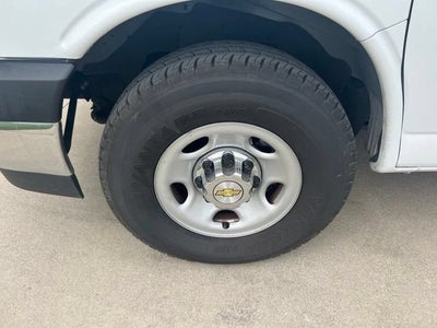 2024 Chevrolet Express Passenger 3500 1LT