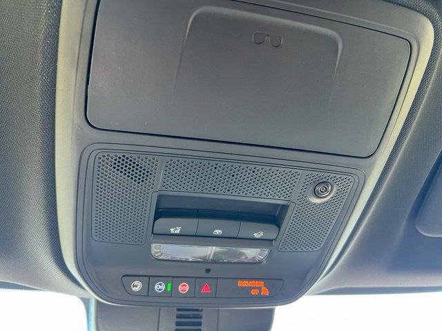 2027 Chevrolet Traverse Z71 - Photo 32