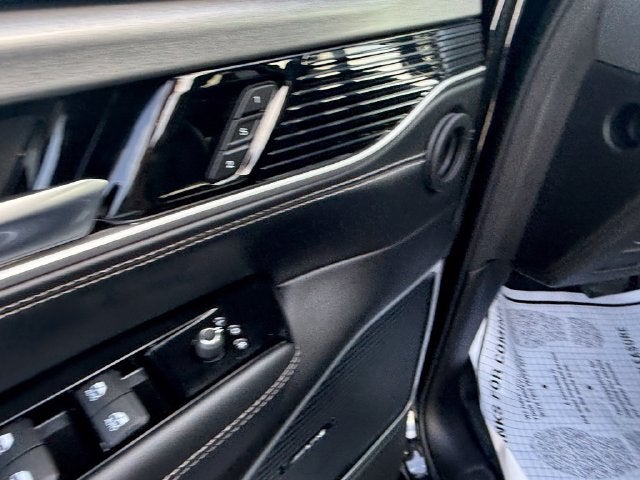 2025 Jeep Wagoneer L Base