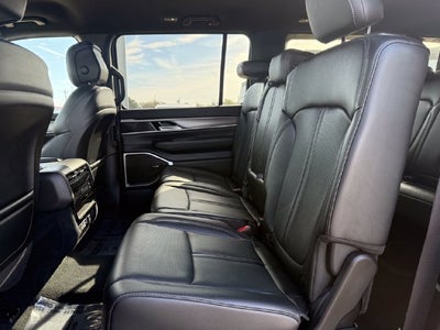 2025 Jeep Wagoneer L Base