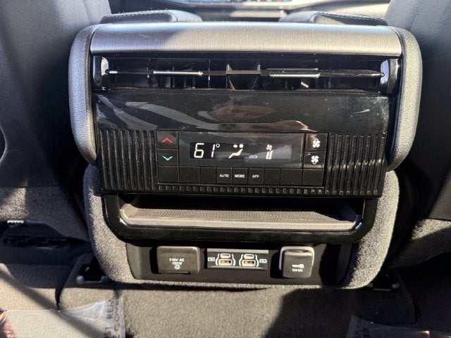 2025 Jeep Wagoneer L Base
