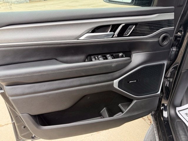 2025 Jeep Wagoneer L Base