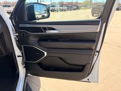 2025 Jeep Wagoneer Base