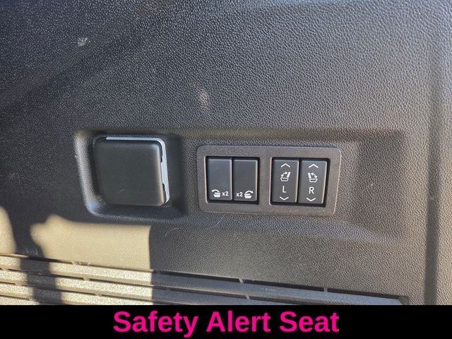 2024 GMC Yukon SLT Luxury Package
