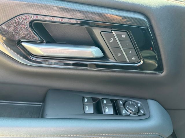 2025 GMC Yukon XL AT4