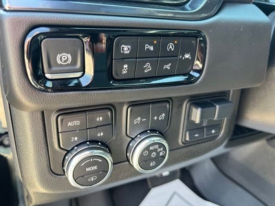 2025 GMC Yukon XL AT4