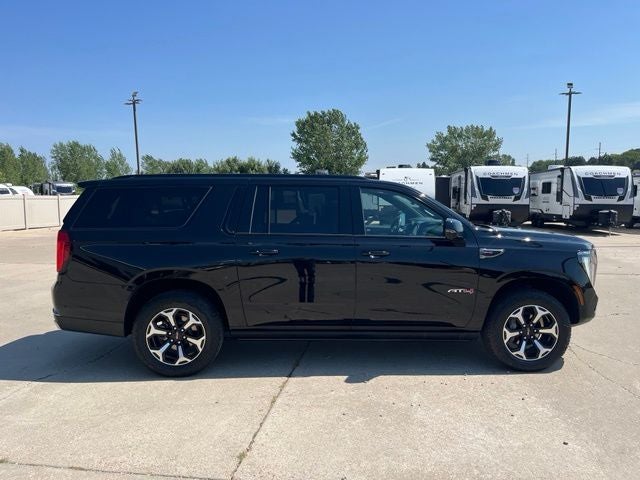 2025 GMC Yukon XL AT4