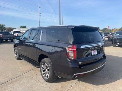 2023 Chevrolet Suburban LT