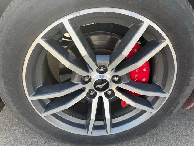 2005 Ford Mustang GT Premium