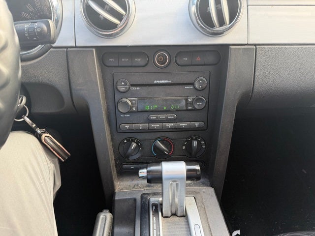 2005 Ford Mustang GT Premium