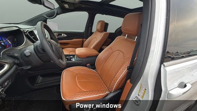 2024 Chrysler Pacifica Hybrid Pinnacle