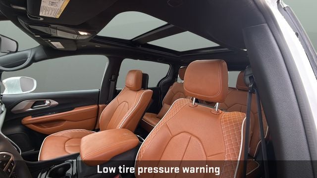 2024 Chrysler Pacifica Hybrid Pinnacle