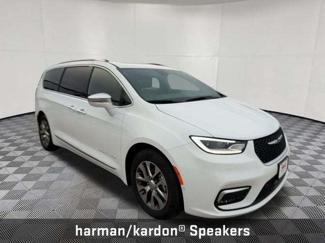 2024 Chrysler Pacifica Hybrid Pinnacle
