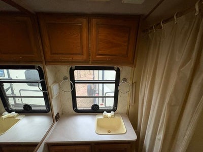 1991 Fleetwood Bounder 34S