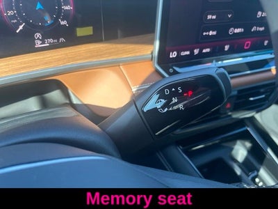 2025 Volkswagen Tiguan 2.0T SEL R-Line