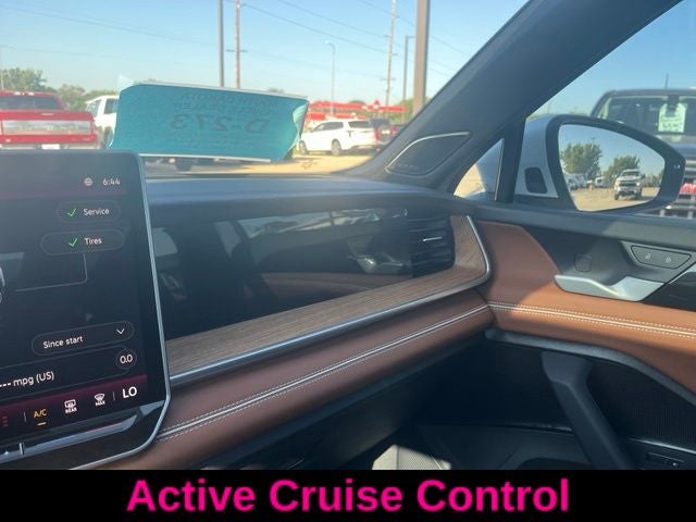 2025 Volkswagen Tiguan 2.0T SEL R-Line
