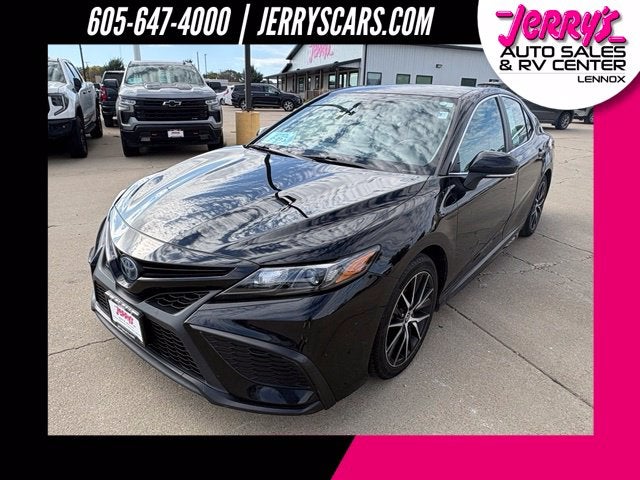 2022 Toyota Camry Hybrid SE