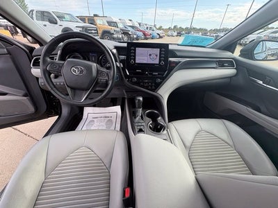 2022 Toyota Camry Hybrid SE