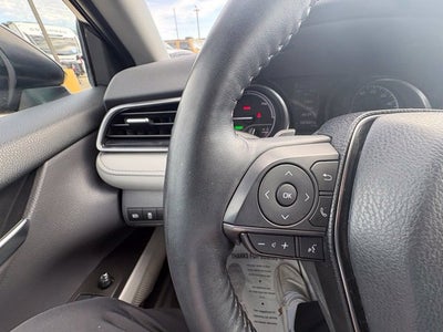 2022 Toyota Camry Hybrid SE