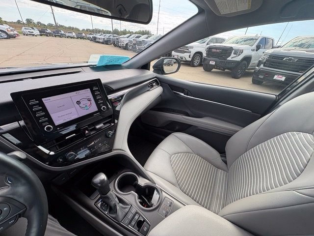 2022 Toyota Camry Hybrid SE
