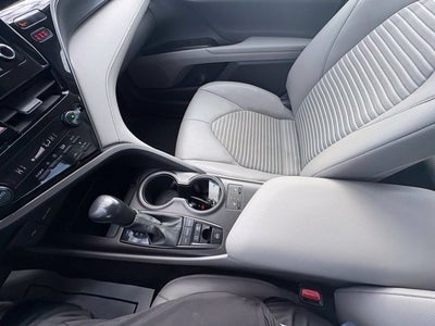 2022 Toyota Camry Hybrid SE