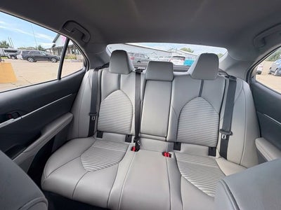 2022 Toyota Camry Hybrid SE