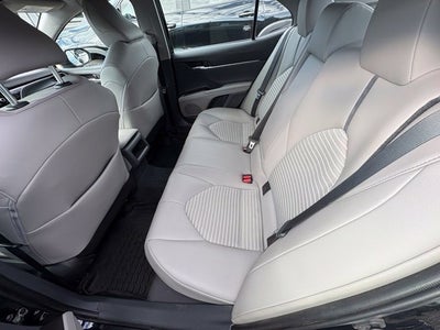 2022 Toyota Camry Hybrid SE
