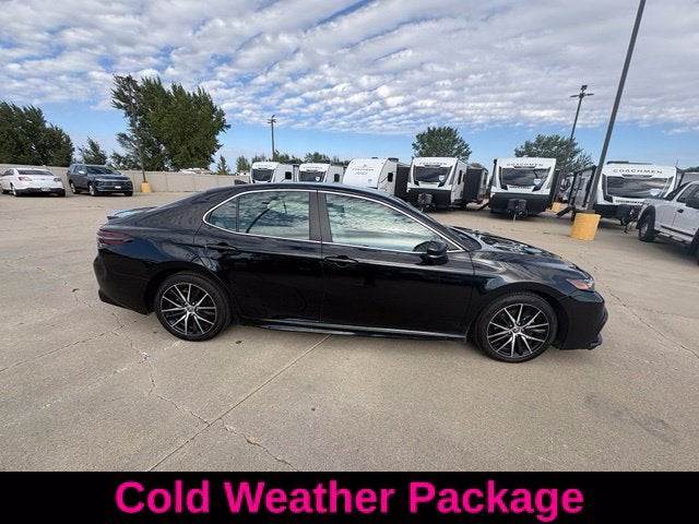 2022 Toyota Camry Hybrid SE