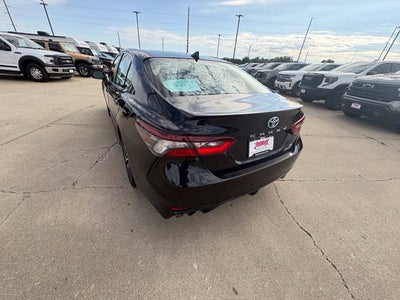 2022 Toyota Camry Hybrid SE