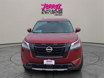 2023 Nissan Pathfinder SL