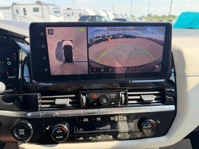 2026 Nissan Pathfinder SL