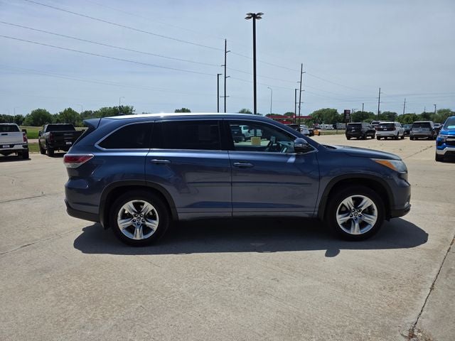 2016 Toyota Highlander Base