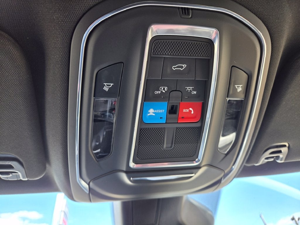2025 Jeep Wagoneer Base