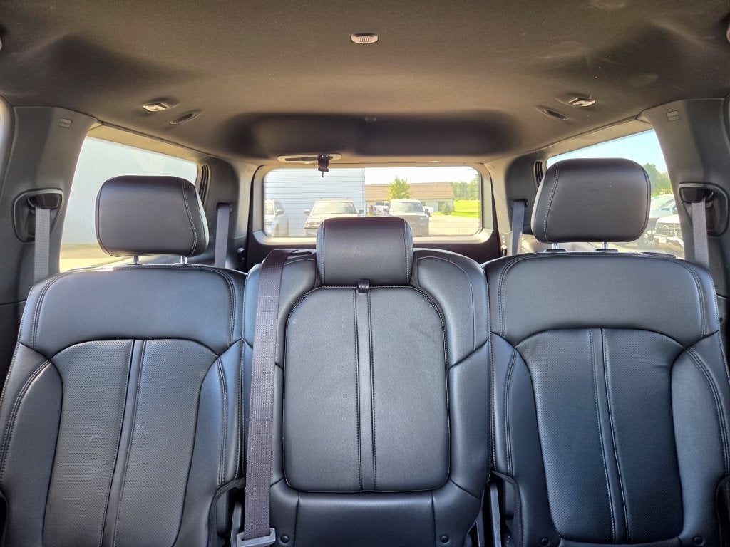 2025 Jeep Wagoneer Base