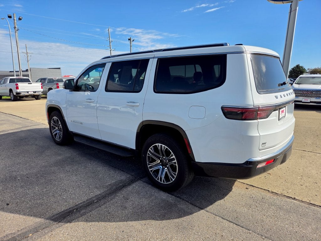 2025 Jeep Wagoneer Base