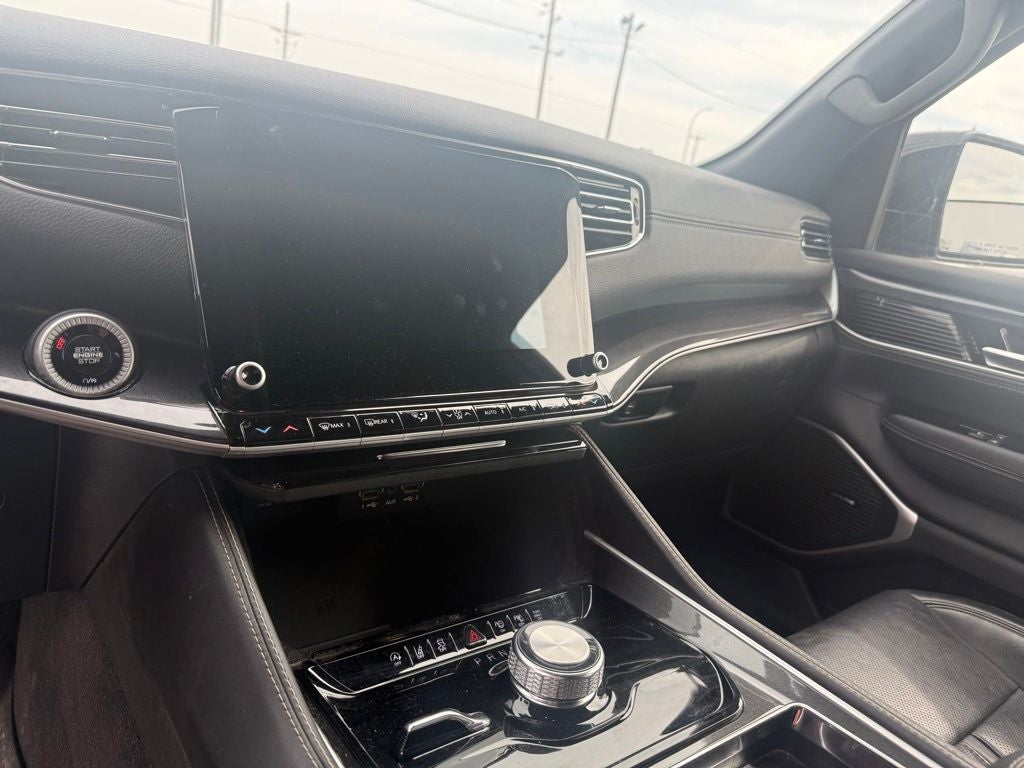 2024 Jeep Wagoneer Base