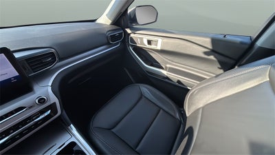 2023 Ford Explorer XLT 202A