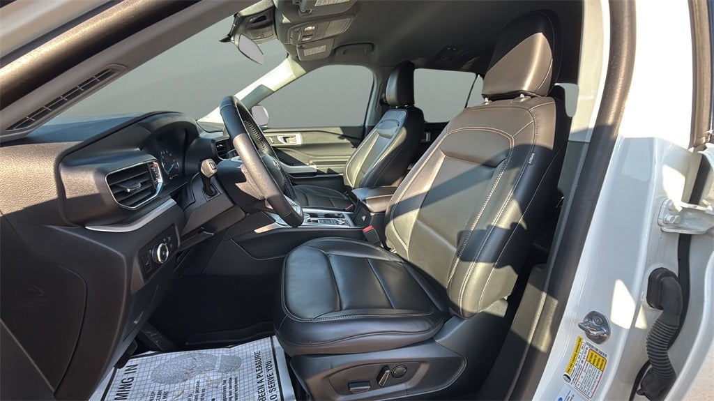 2023 Ford Explorer XLT 202A