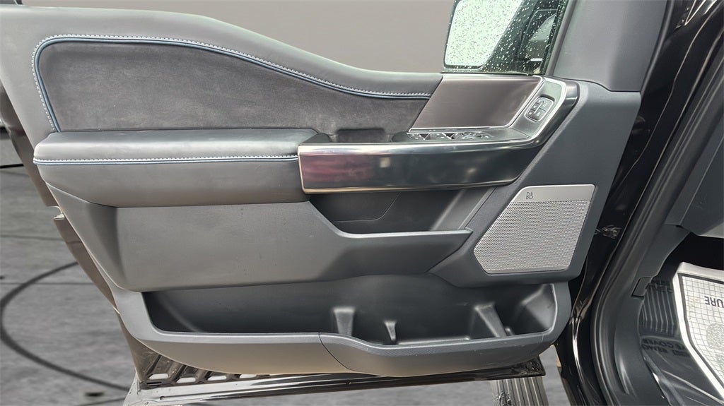 2025 Ford F-150 Platinum 5 1/2 FT BOX