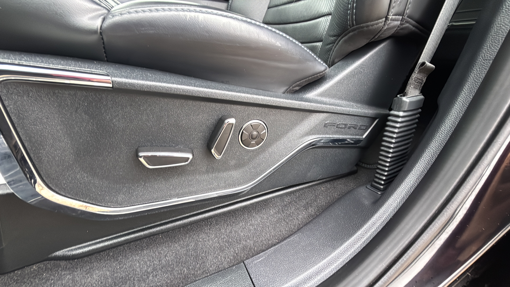 2025 Ford F-150 Platinum 5 1/2 FT BOX