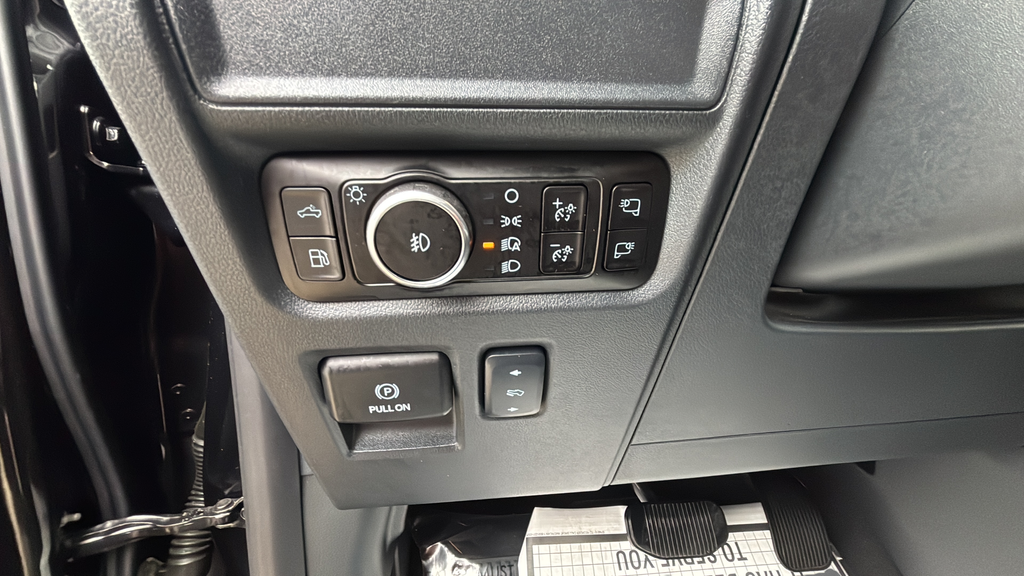 2025 Ford F-150 Platinum 5 1/2 FT BOX