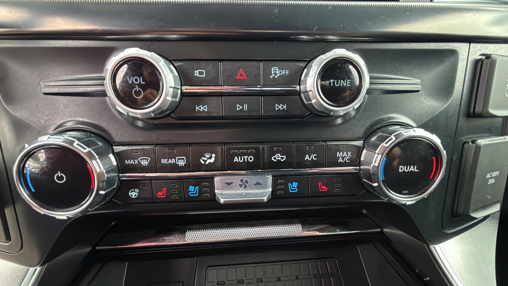 2025 Ford F-150 Platinum 5 1/2 FT BOX