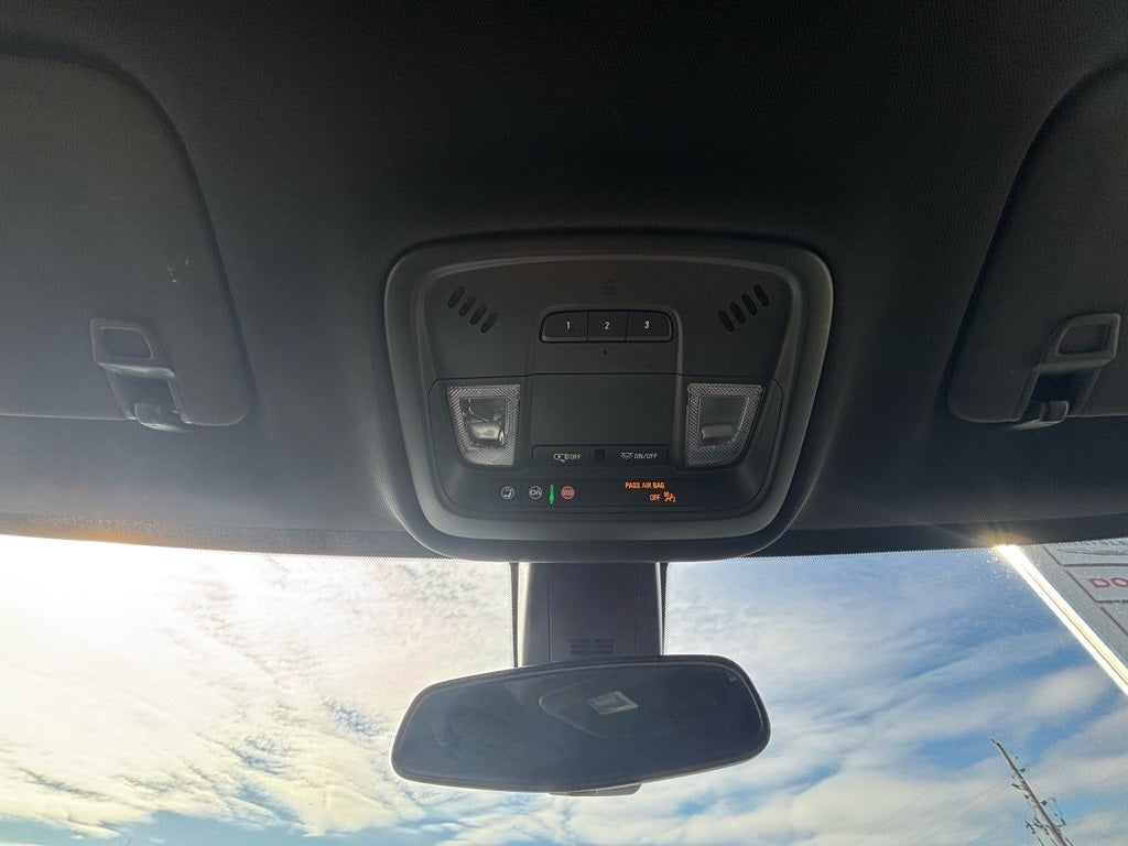 2022 Chevrolet Traverse LT Leather