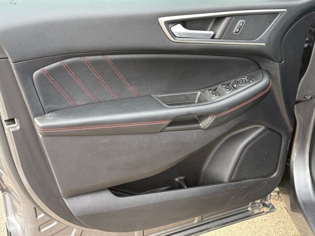 2022 Ford Edge ST Line
