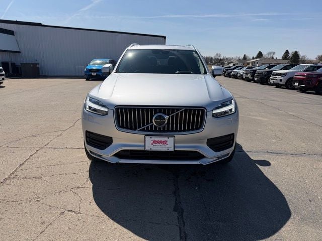2021 Volvo XC90 T5 Momentum