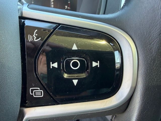 2021 Volvo XC90 T5 Momentum